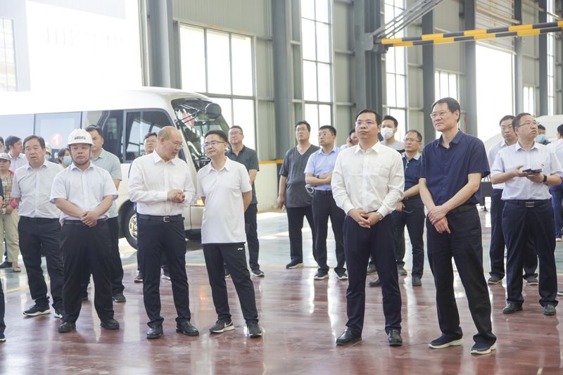 焦作市委常委、常務(wù)副市長(zhǎng)李民生率團(tuán)蒞臨河南礦山智能產(chǎn)業(yè)園參觀考察 